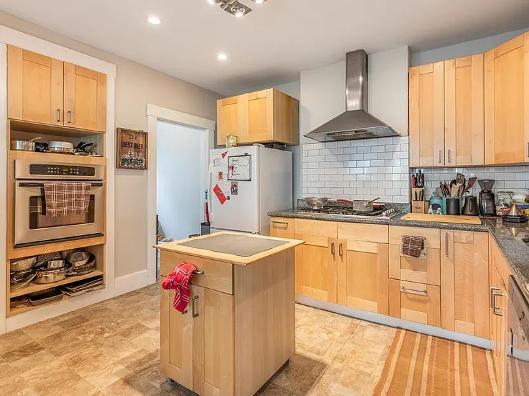 111 Chestnut St #1 — Photo 8
