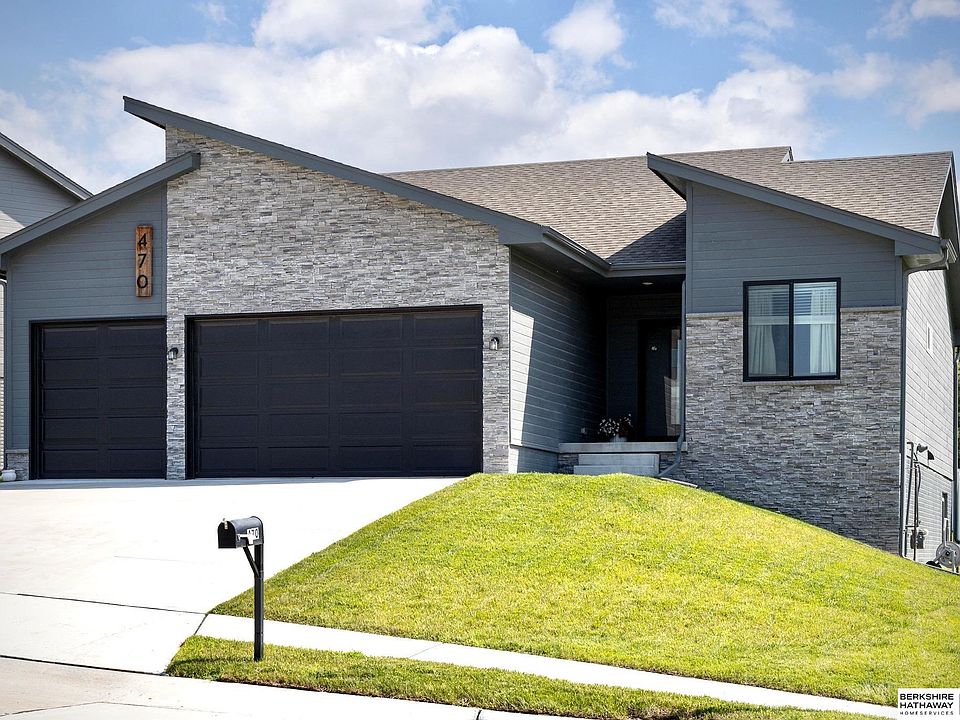 1st image of 470 Eastwood Dr