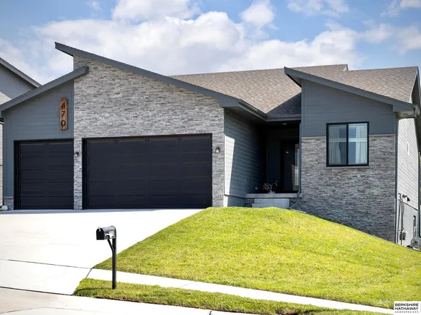 470 Eastwood Dr, Louisville, NE 68037
