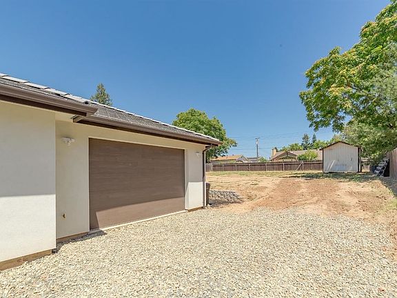 3rd image of 6710 La Siesta Dr