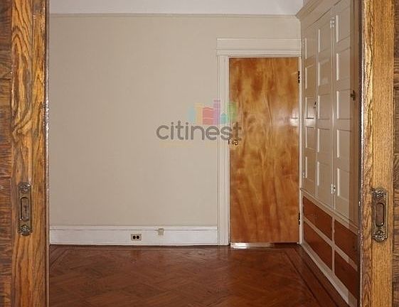 4th image of 1668 10th Ave #2