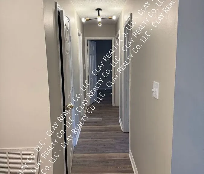 920L Highland Ave — Photo 11