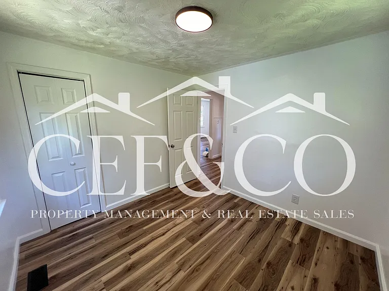 228 Caulder Cir — Photo 9