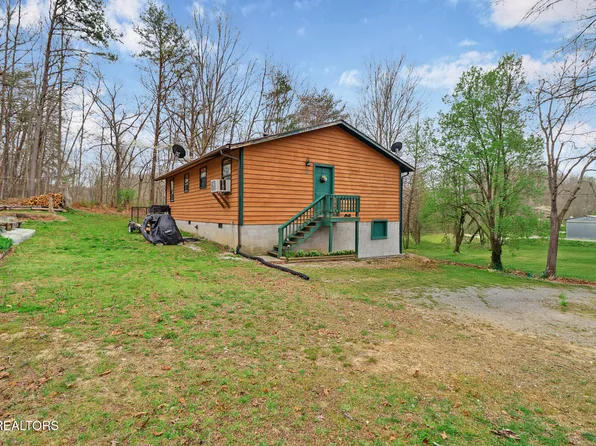 70 Linger Lake Dr, Crossville, TN 38571