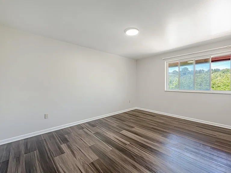 Brooklane Manor Apartments — Photo 55