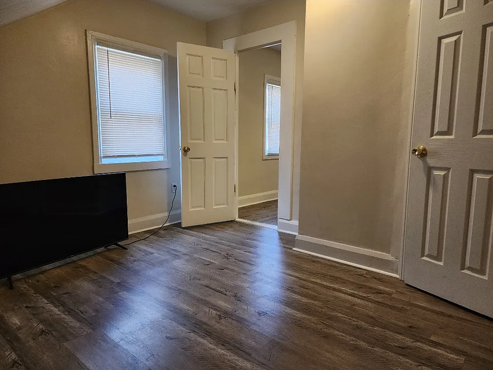 91 Taunton Ave #2R