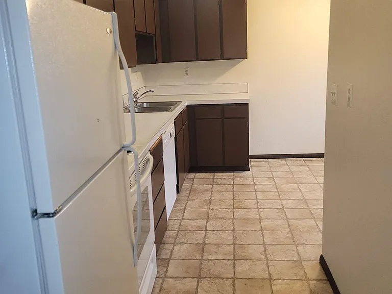 533 Doty St — Photo 3