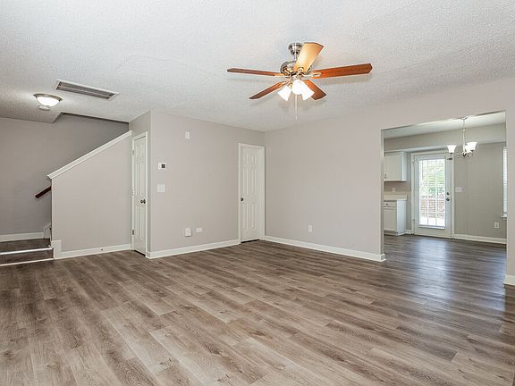 4th image of 10512 Wilson Glen Dr