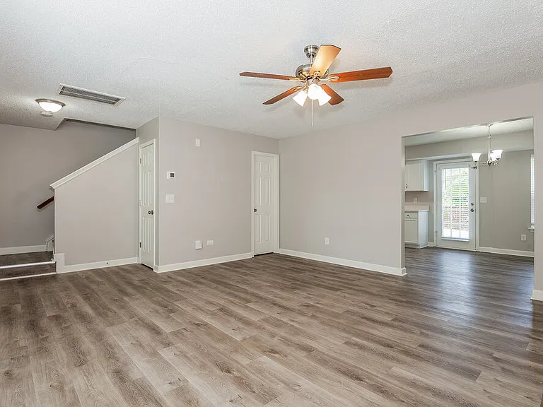 10512 Wilson Glen Dr — Photo 4