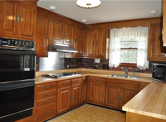 5th image of 1039 Lake Colonial Dr