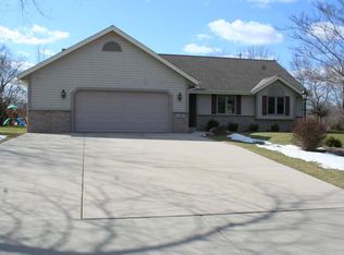 9681 S 35th St, Franklin, WI 53132