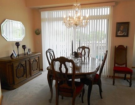 DR adjoins LR & Screened bal