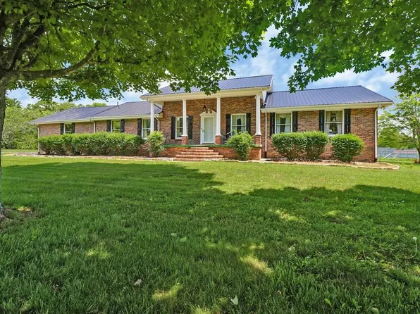843 Dunbar Rd, Crossville, TN 38572