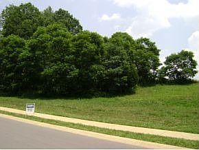3rd image of 2588 Grand Oaks Dr