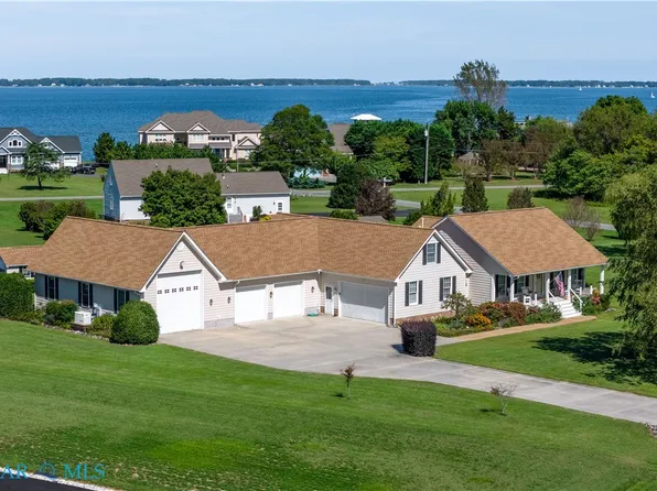 397 Jackson Dr, Deltaville, VA 23043