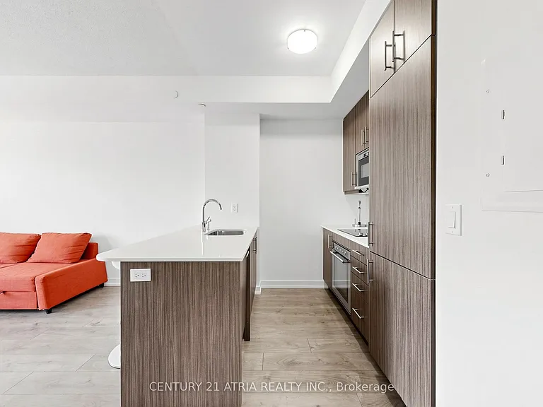 297 College St #910 — Photo 18