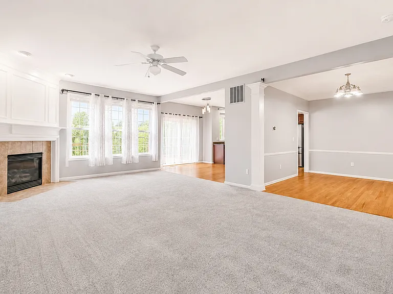 45149 Bartlett Dr — Photo 10