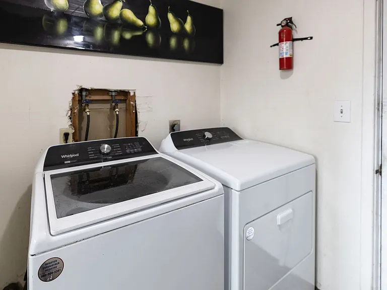 D1420AV — Photo 12