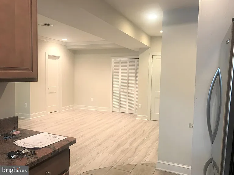 401 Commonwealth Ave #10B — Photo 11