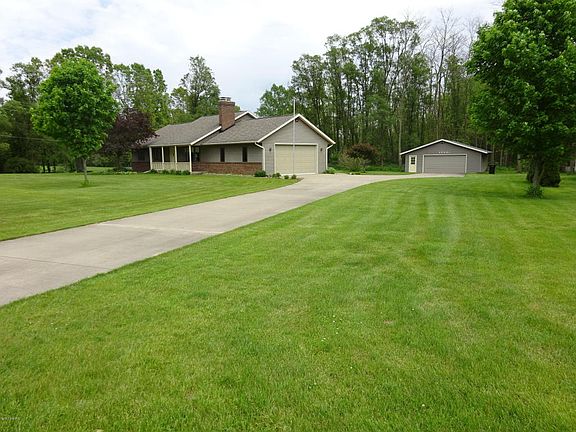 2nd image of 44091 Woodview Dr