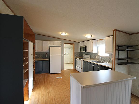 5th image of 906 W Anderson Ave NW