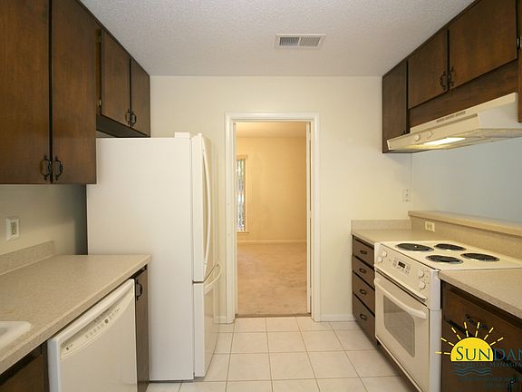 5th image of 244 Yacht Club Dr