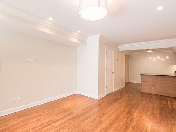 4th image of 4950 S King Dr APT 2F