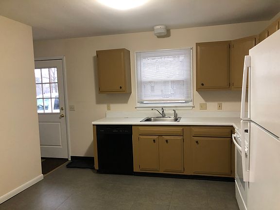 4th image of 3050 Riverside Dr #1