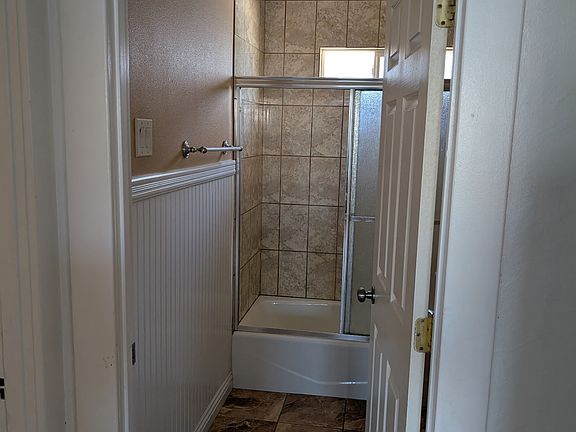 5th image of 653 W 4th St