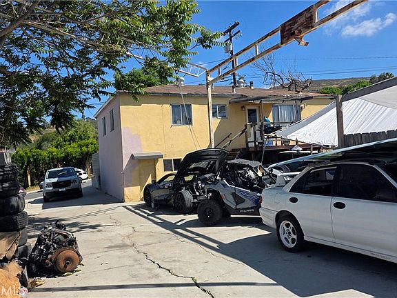 3rd image of 9209 Harness St
