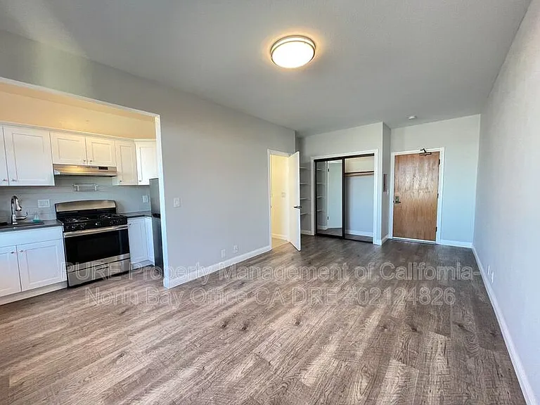 1300 Sacramento St #306 — Photo 4