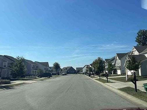 5th image of 2298 Trefoil Dr