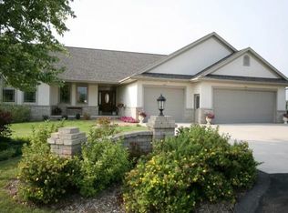 W3044 Sunshine Rd, Freedom, WI 54130