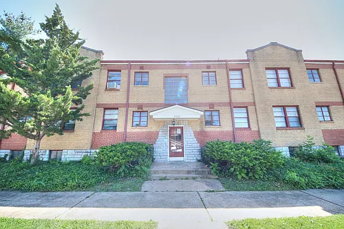3322 Hereford St. Photo 1