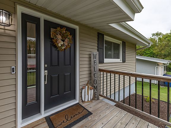 4th image of 307 7th Ave E