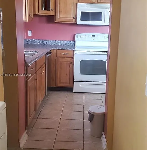 131 SE Serenata Ct — Photo 8