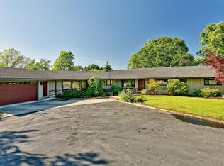 2948 Hillcrest Rd, Medford, OR 97504