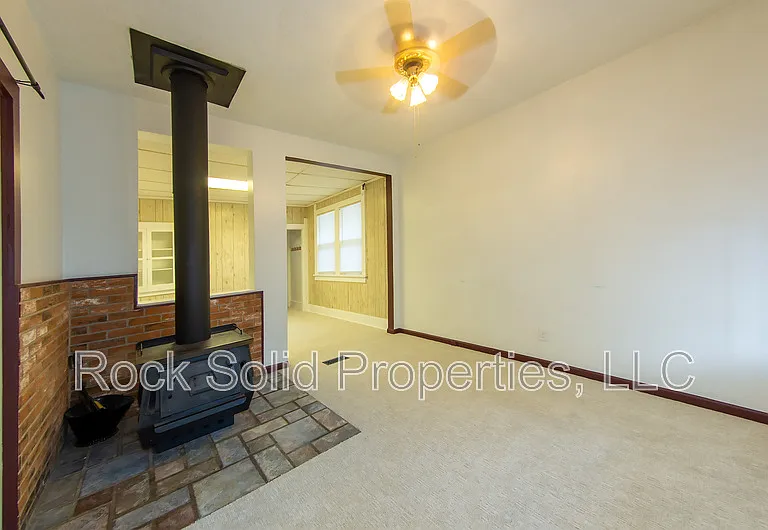 1216 Talbot Ct — Photo 4