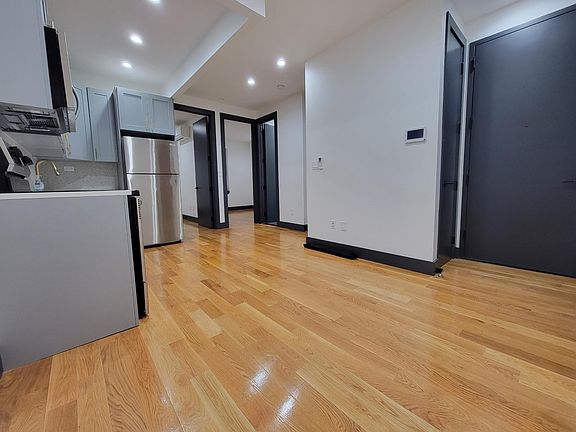 3rd image of 1030 39th St #2