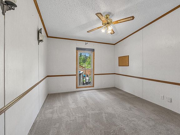 39th image of 995 Foster Rd