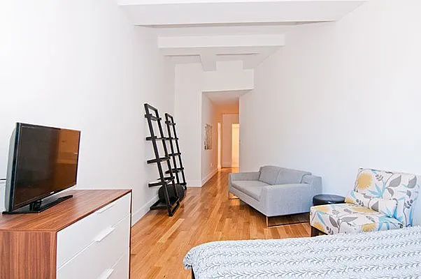 Rented by Nest Seekers International | media 18