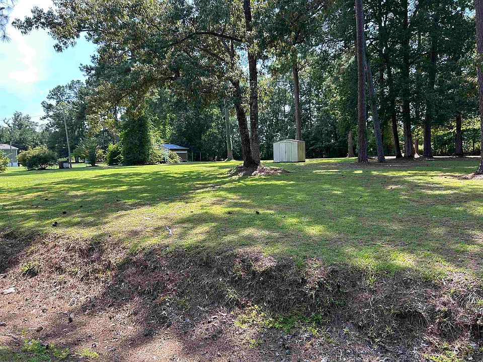 2nd image of 3686 Creek Rd.