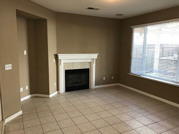 5th image of 149 E Legacy Dr