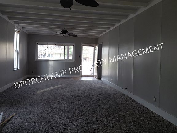 5th image of 541 W Grand Ave