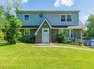 57 E Rock Cut Rd, Walden, NY 12586