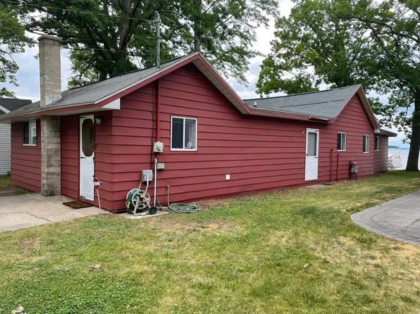 327 Stratford Dr, Prudenville, MI 48651