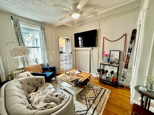 220 Hanover St #17 — Photo 5