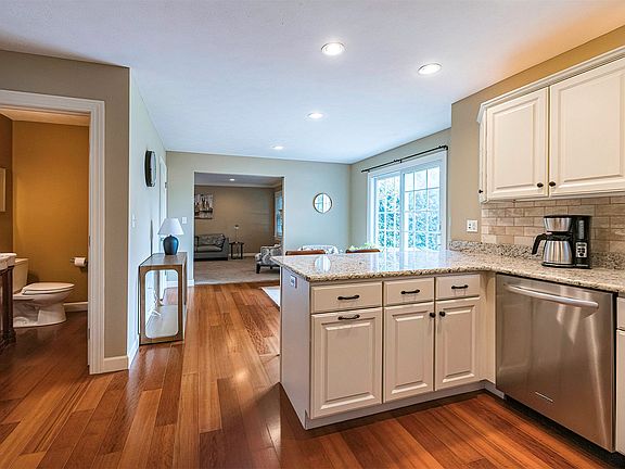 5th image of 2759 N Birch Run