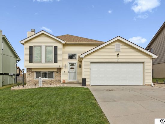 8146 Potter St, Omaha, NE 68122