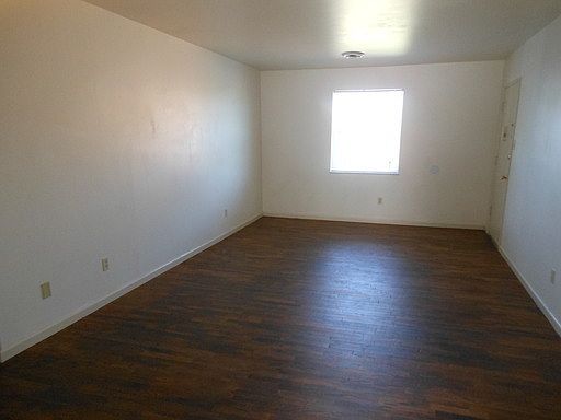 5th image of 9943 Sloane Sq APT D